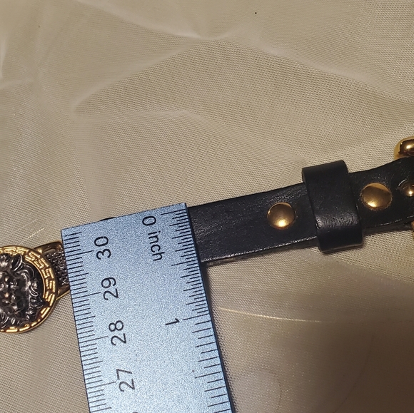 Vintage Versace belt.  Used in great condition. - Picture 5 of 16